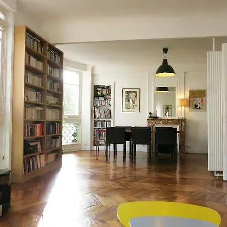 Charme Vaugirard Procession Citycosy Paris