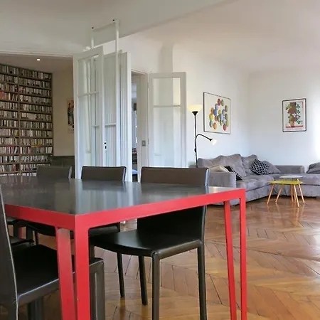 Charme Vaugirard Procession Citycosy * Paris